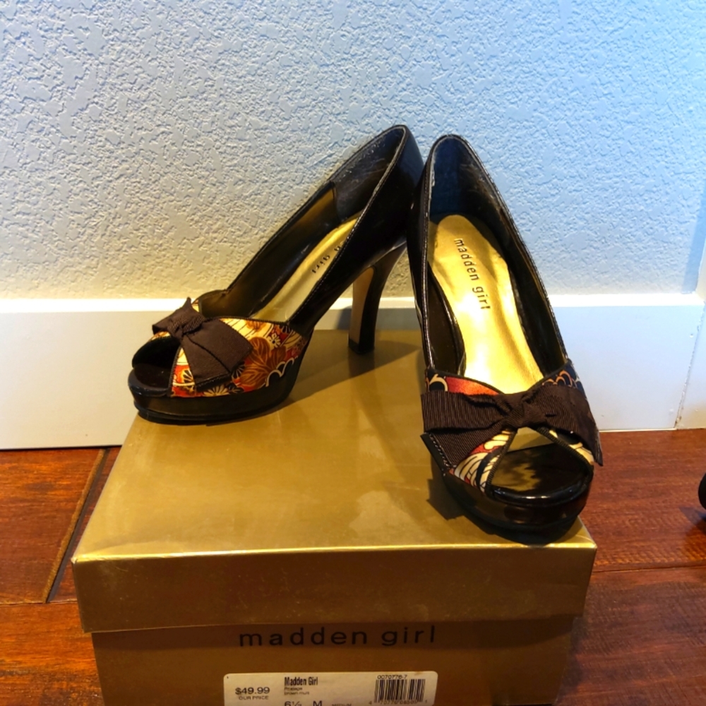 Floral satin and brown heels women's size 6.5